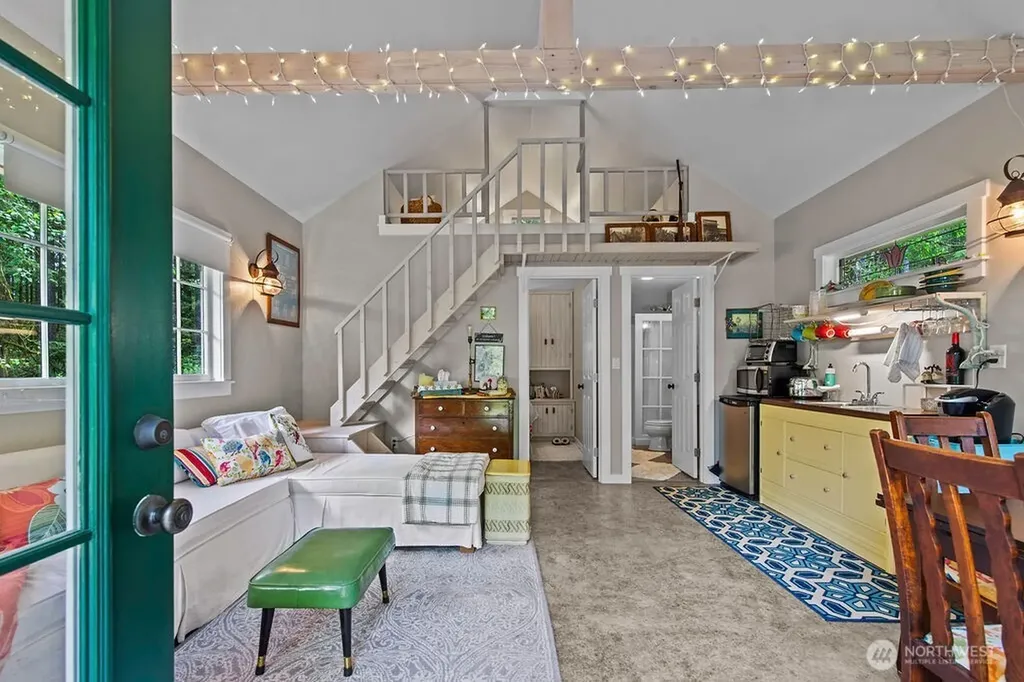8343 Glenwood Road SW Port Orchard WA 98367