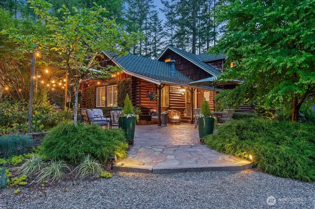 8343 Glenwood Road SW Port Orchard WA 98367