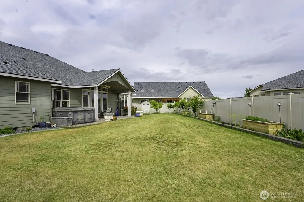 419 S Astor Loop Moses Lake WA 98837