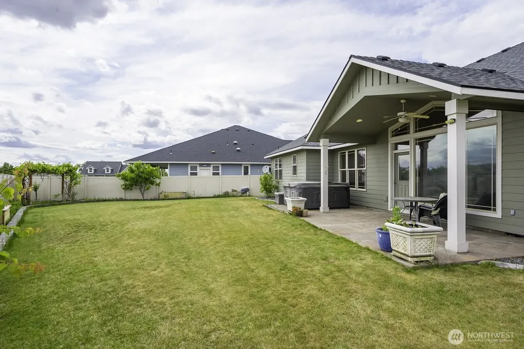 419 S Astor Loop Moses Lake WA 98837