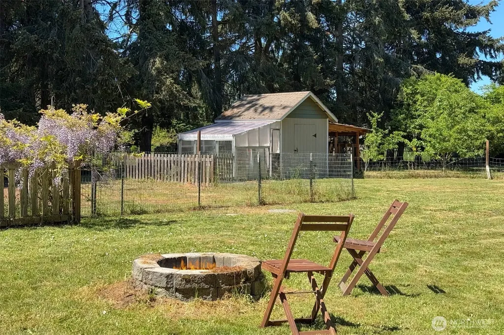 221 Mccomb Lane Sequim WA 98382