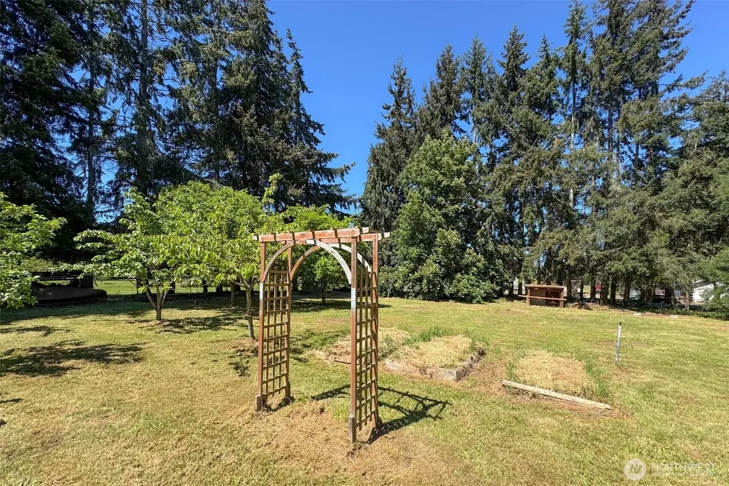 221 Mccomb Lane Sequim WA 98382