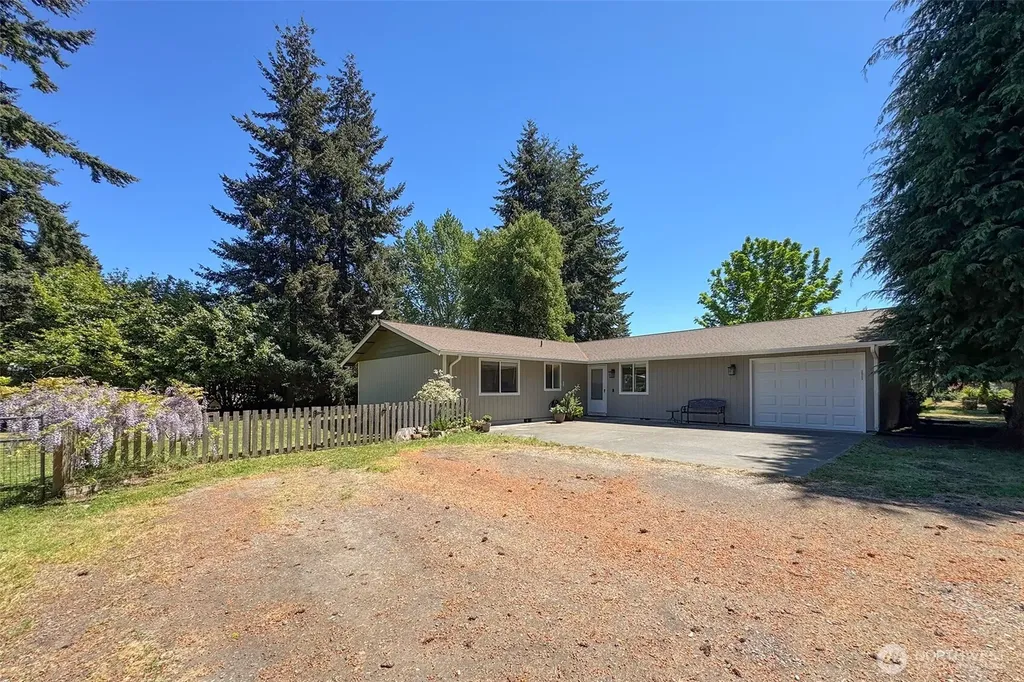 221 Mccomb Lane Sequim WA 98382