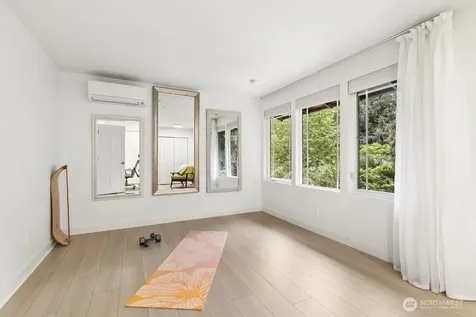 1830 216th Place NE Sammamish WA 98074