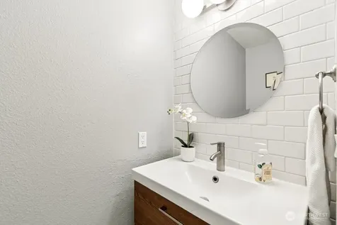 1830 216th Place NE Sammamish WA 98074