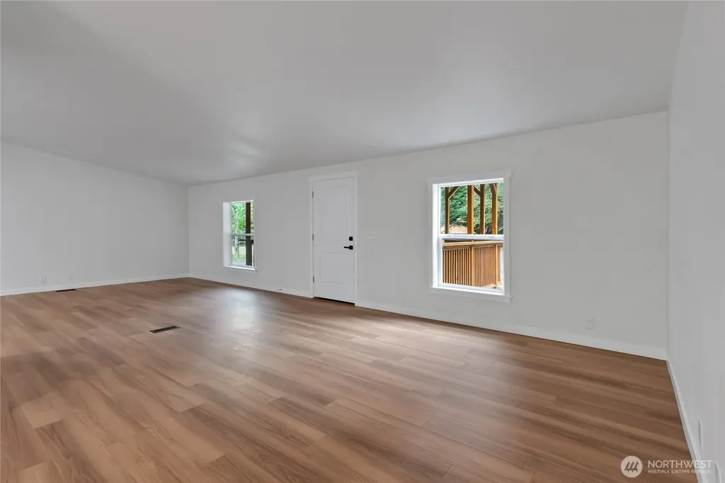 2074 W Cloquallum Road Shelton WA 98584