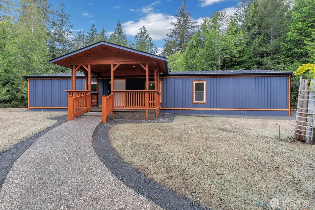 2074 W Cloquallum Road Shelton WA 98584