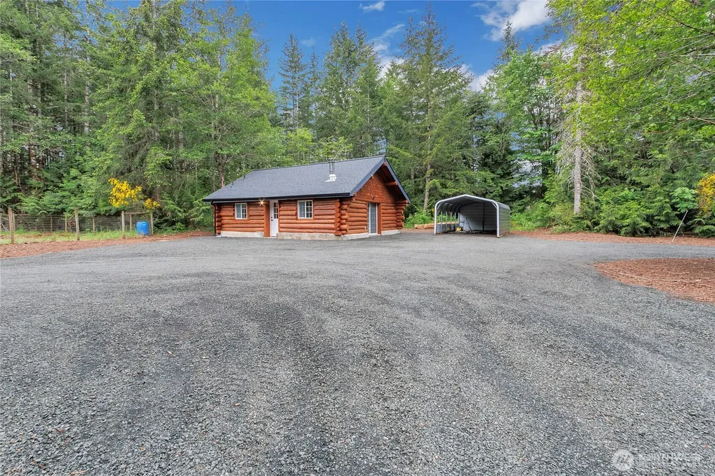 2074 W Cloquallum Road Shelton WA 98584