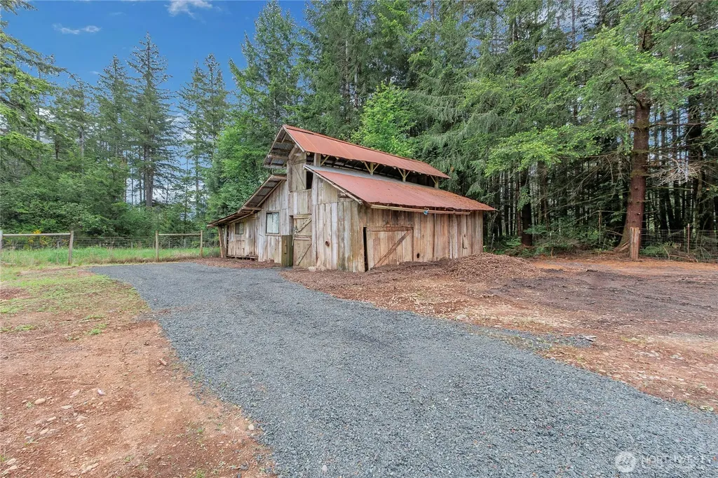 2074 W Cloquallum Road Shelton WA 98584