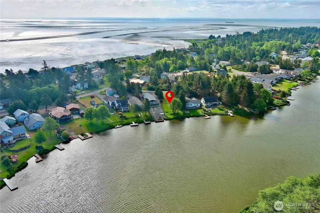 579 Blue Wing Loop SE Ocean Shores WA 98569