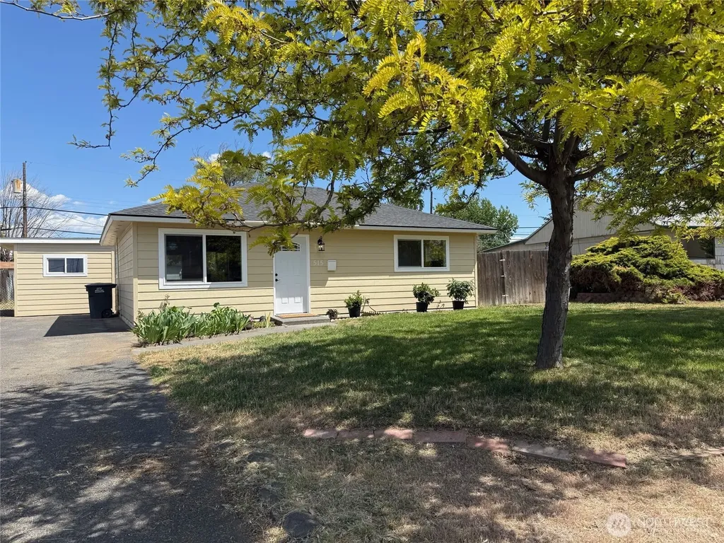 515 S Juniper Drive Moses Lake WA 98837