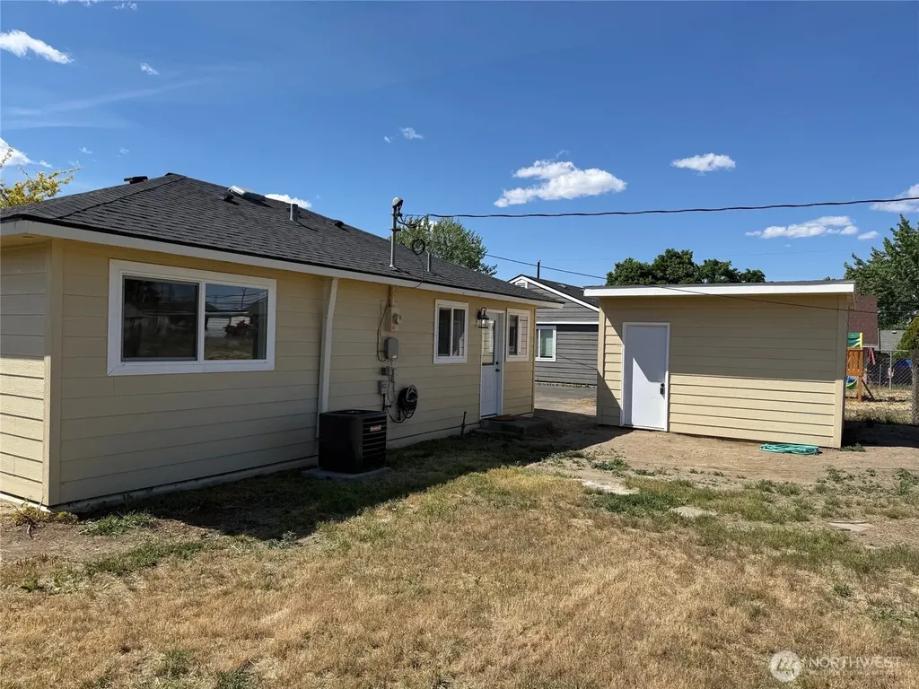 515 S Juniper Drive Moses Lake WA 98837