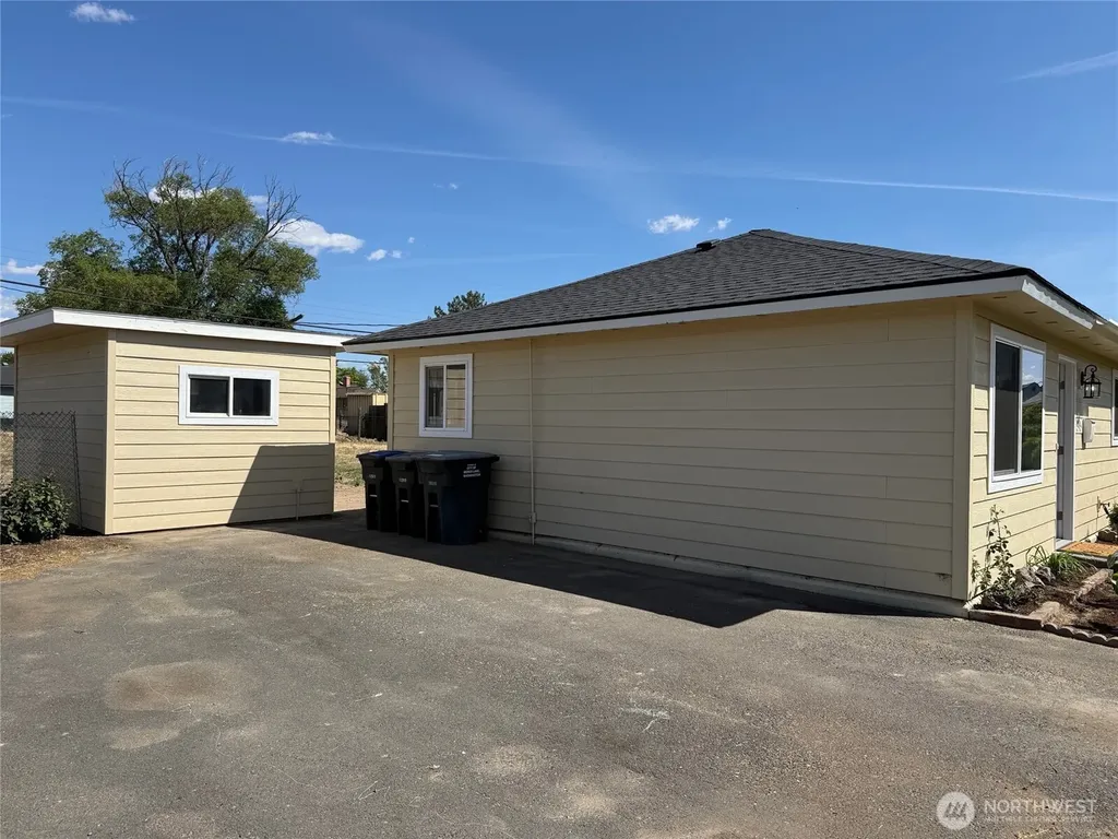515 S Juniper Drive Moses Lake WA 98837