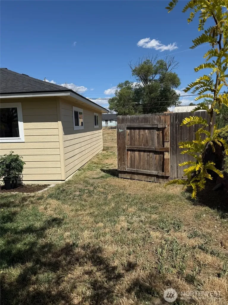 515 S Juniper Drive Moses Lake WA 98837