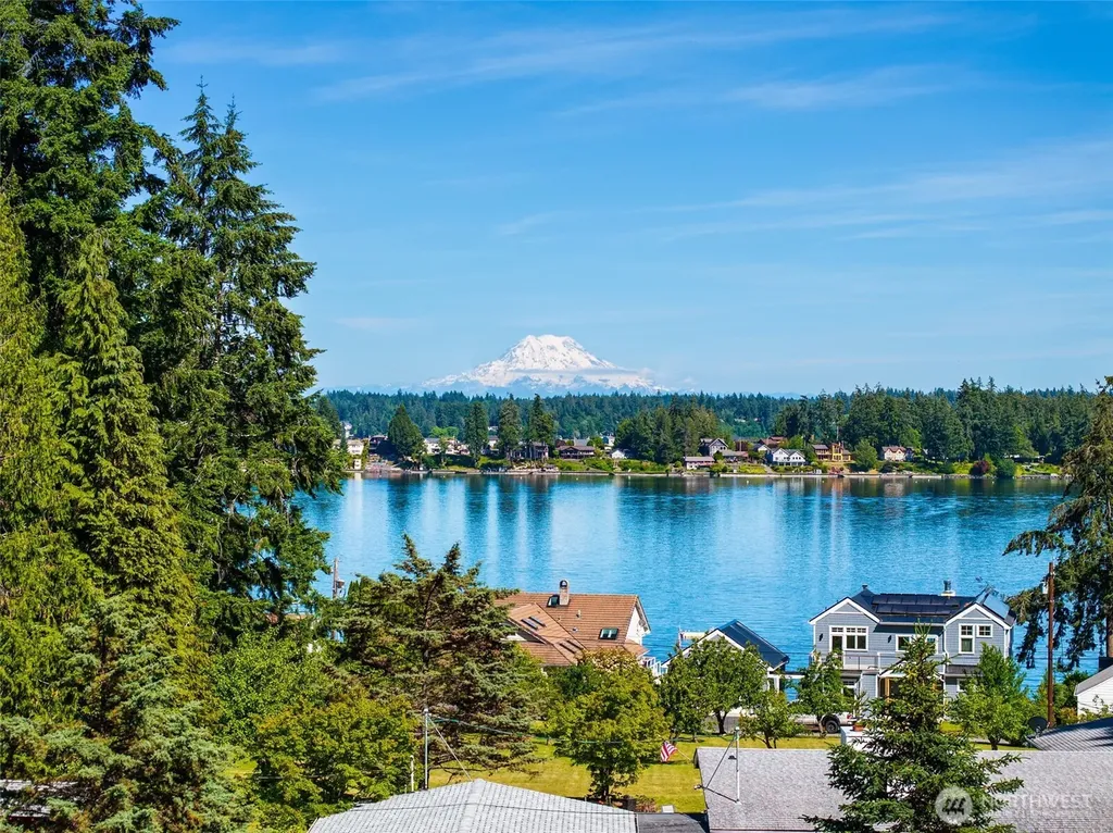 8006 Urquhart Street NW Olympia WA 98502