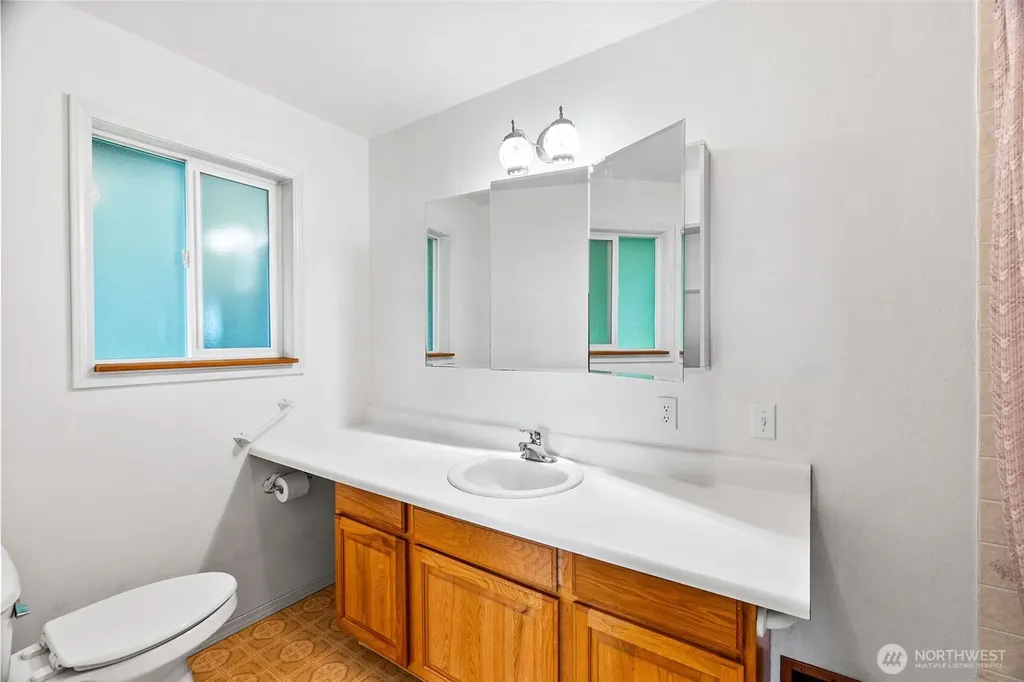 8006 Urquhart Street NW Olympia WA 98502