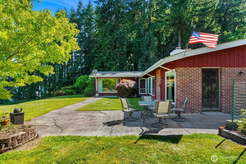 8006 Urquhart Street NW Olympia WA 98502