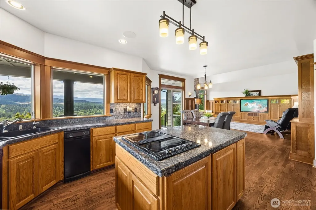 44414 14th Avenue E Eatonville WA 98328