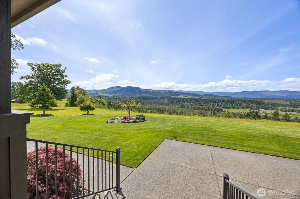 44414 14th Avenue E Eatonville WA 98328