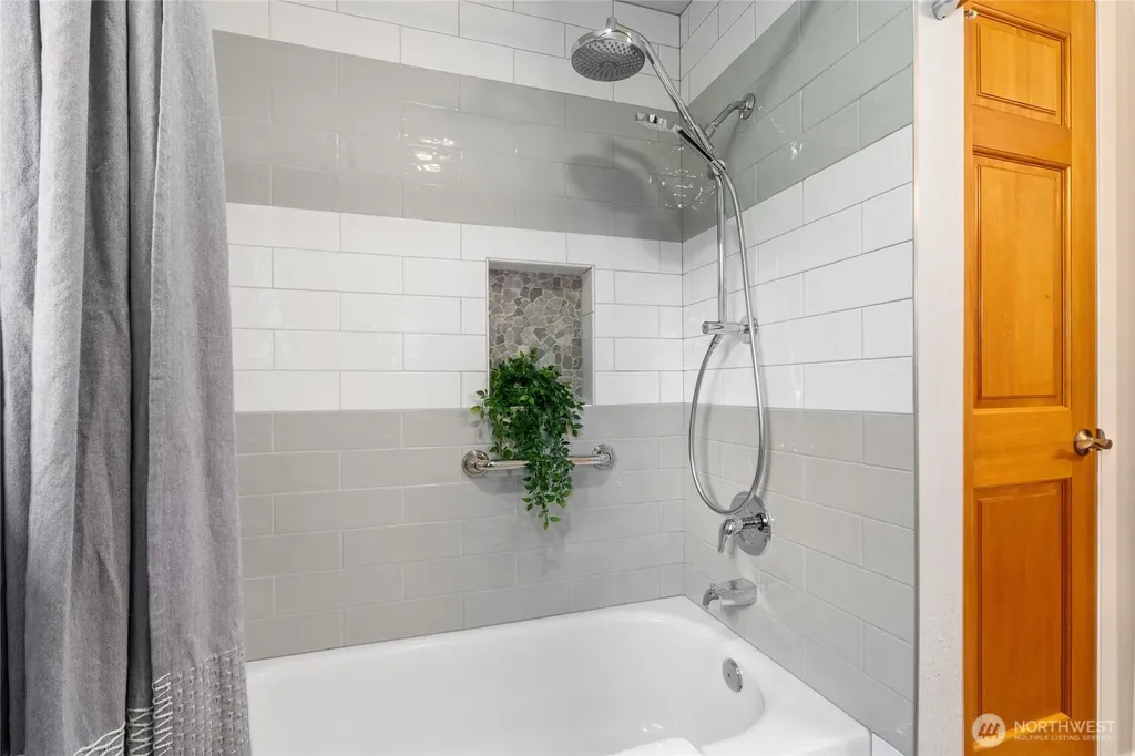2111 104th Street SE Everett WA 98208