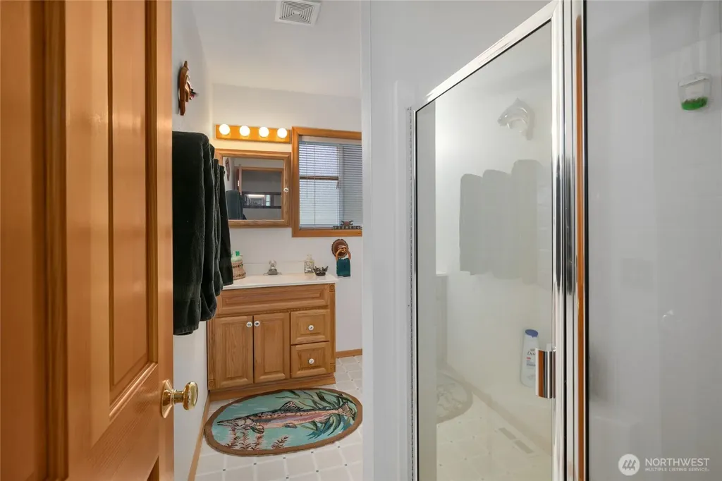 380 White Fir Drive Ronald WA 98940