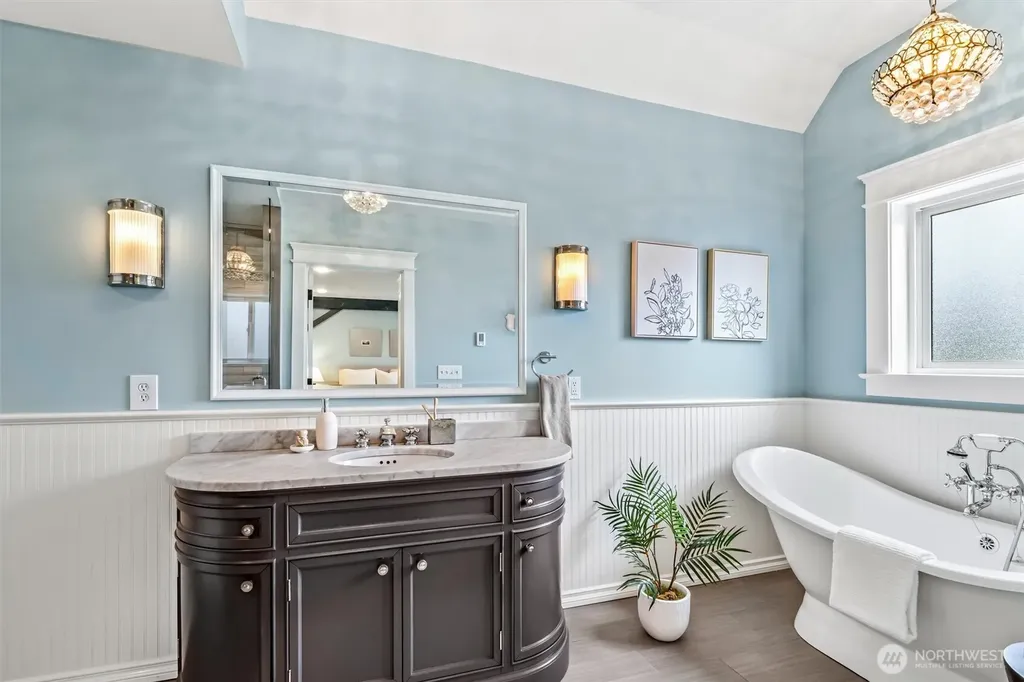 545 Holly Drive Edmonds WA 98020