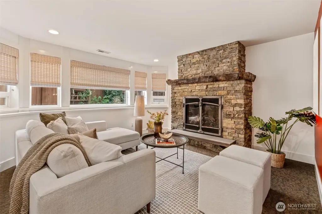 545 Holly Drive Edmonds WA 98020