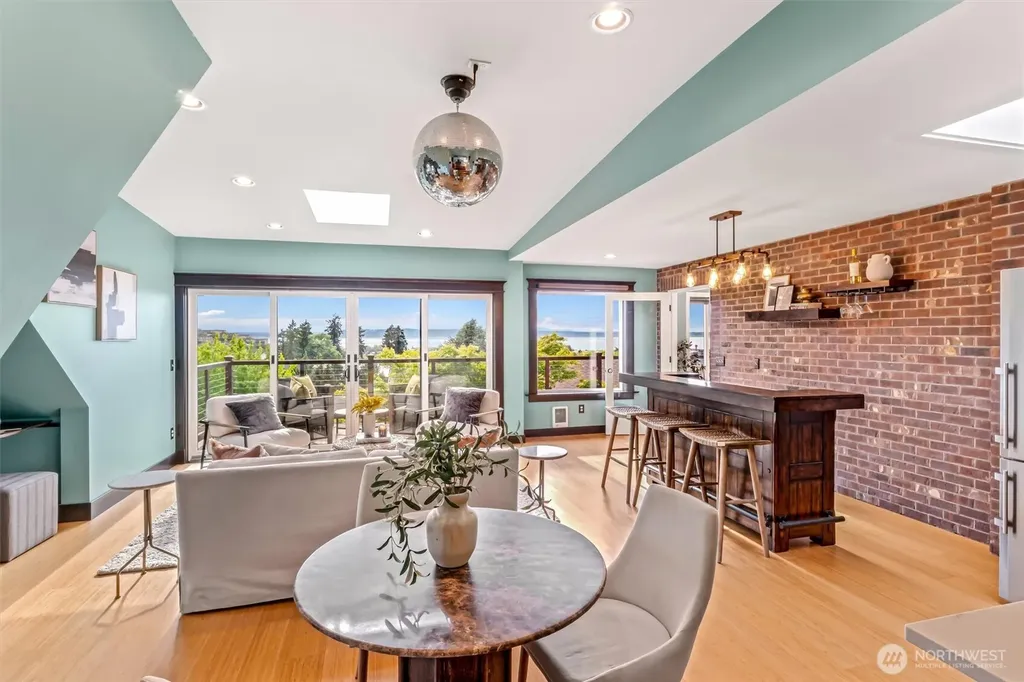 545 Holly Drive Edmonds WA 98020