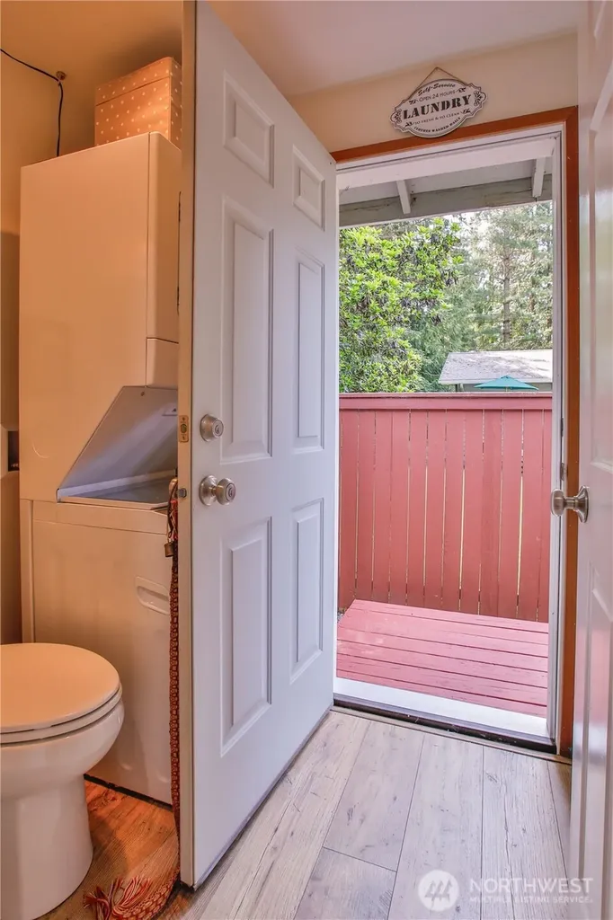 6311 Pineridge Lane Clinton WA 98236