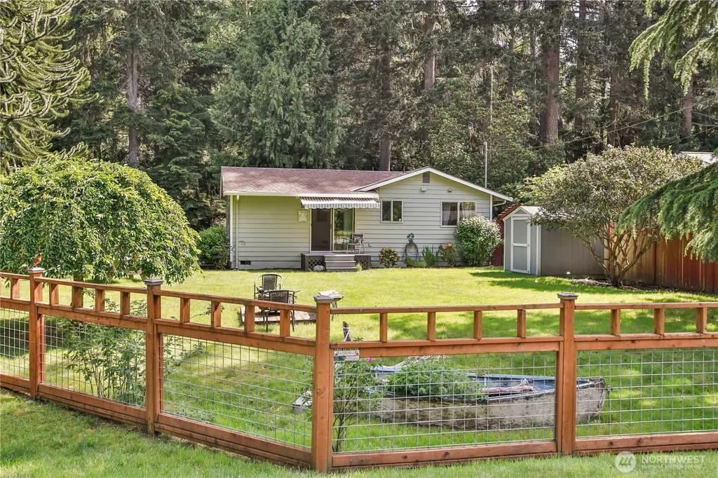6311 Pineridge Lane Clinton WA 98236