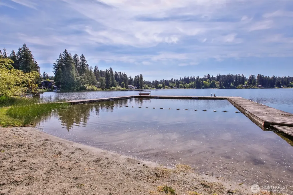 6311 Pineridge Lane Clinton WA 98236
