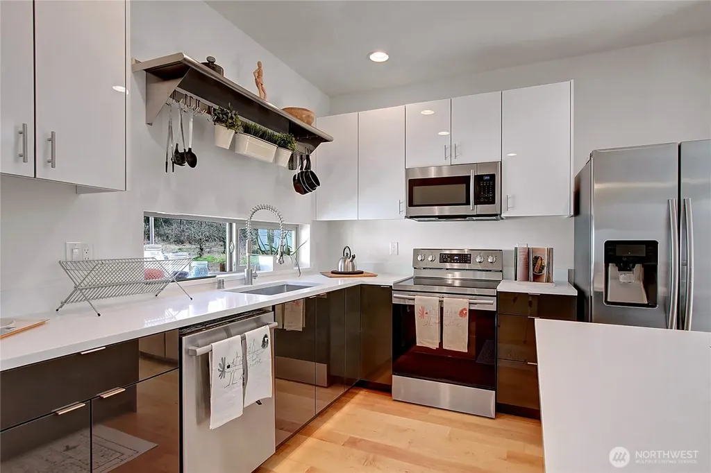 8706 S 42nd Avenue Seattle WA 98118