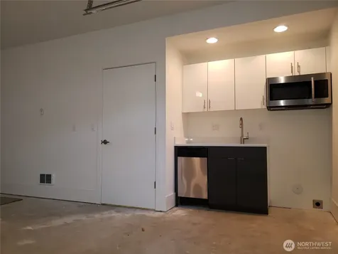 8706 S 42nd Avenue Seattle WA 98118