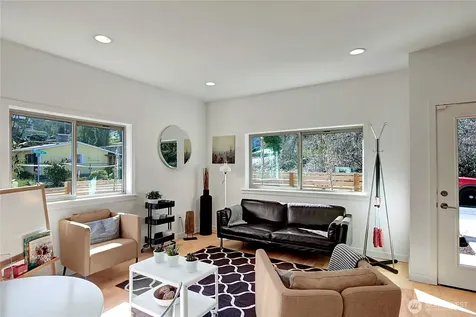 8706 S 42nd Avenue Seattle WA 98118
