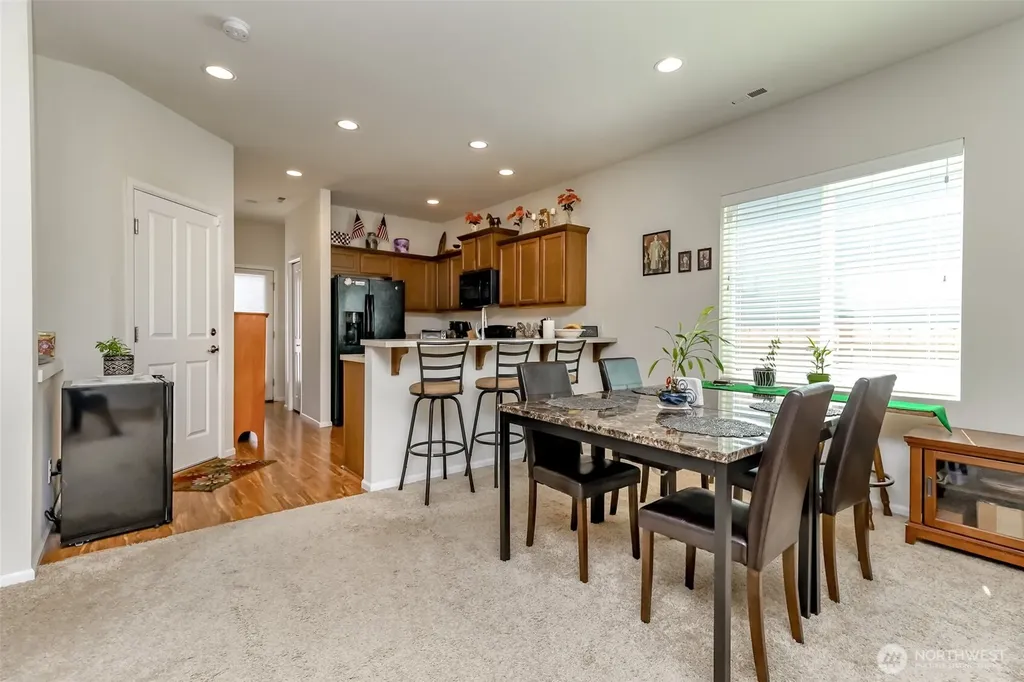 4712 Court R Court Tacoma WA 98404