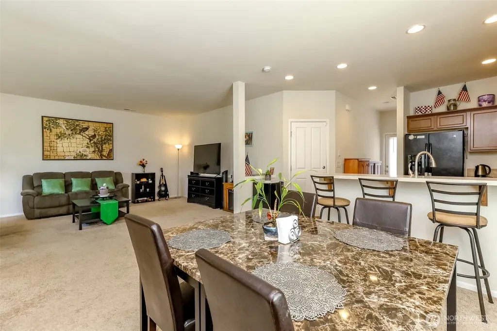4712 Court R Court Tacoma WA 98404