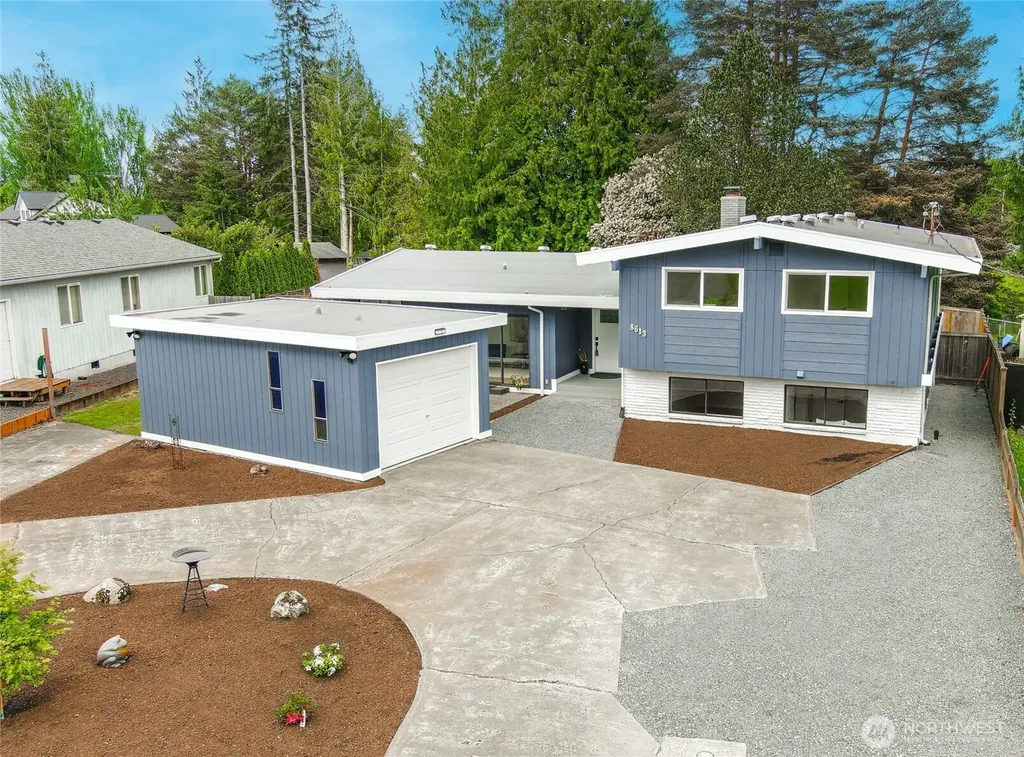 8613 4th Place SE Everett WA 98208