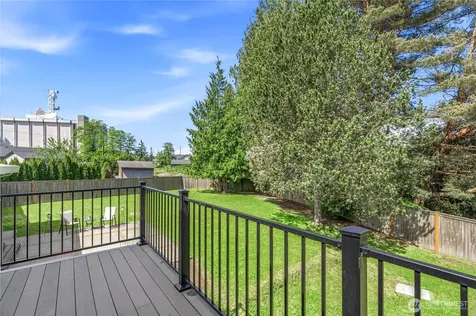 8613 4th Place SE Everett WA 98208