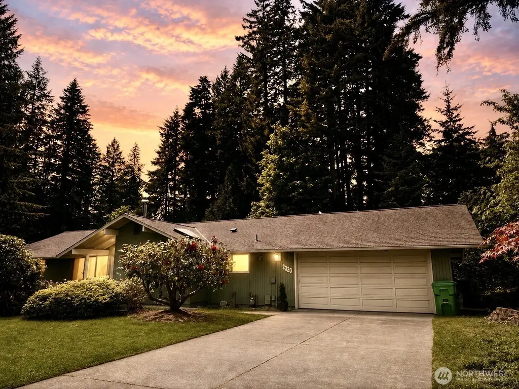 2320 Lakemoor Drive SW Olympia WA 98512
