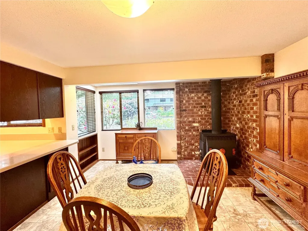 2320 Lakemoor Drive SW Olympia WA 98512