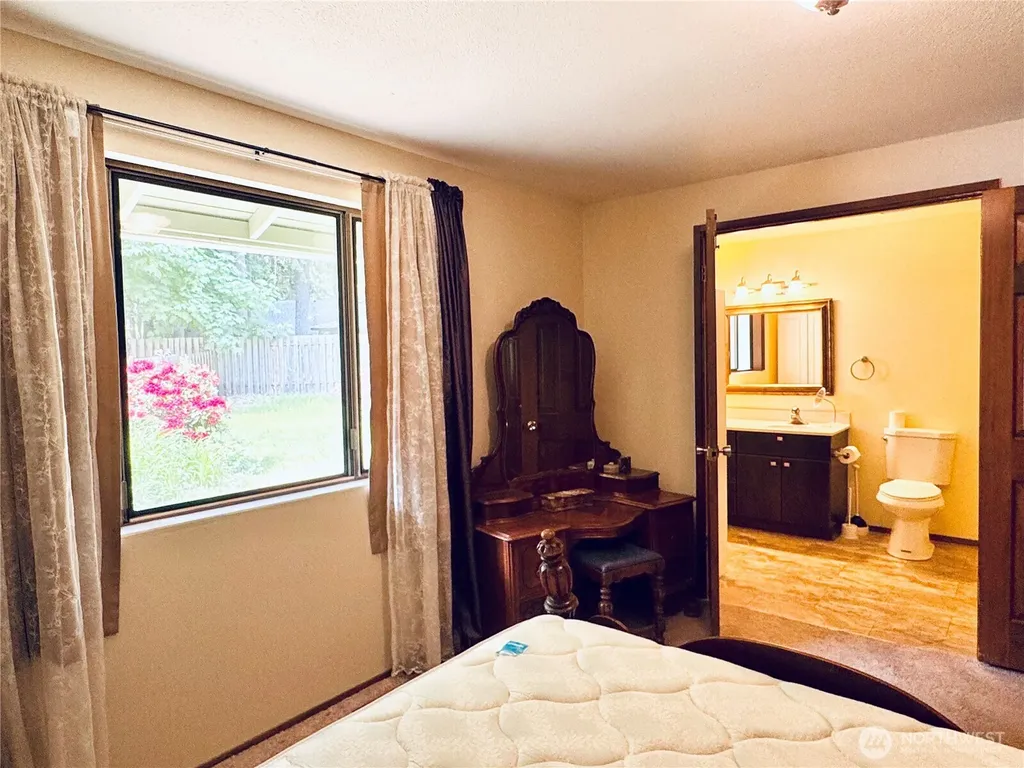 2320 Lakemoor Drive SW Olympia WA 98512
