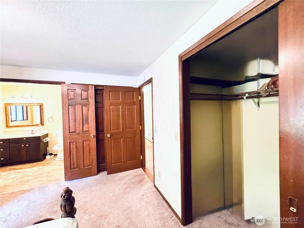 2320 Lakemoor Drive SW Olympia WA 98512