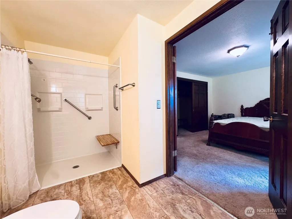 2320 Lakemoor Drive SW Olympia WA 98512