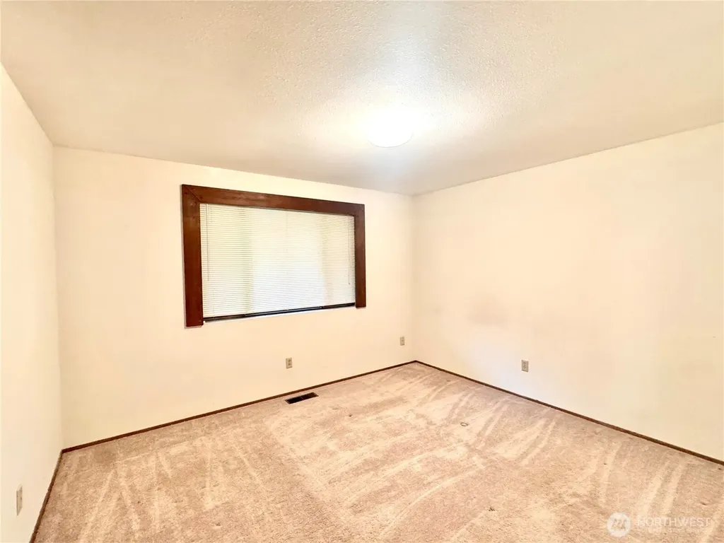 2320 Lakemoor Drive SW Olympia WA 98512