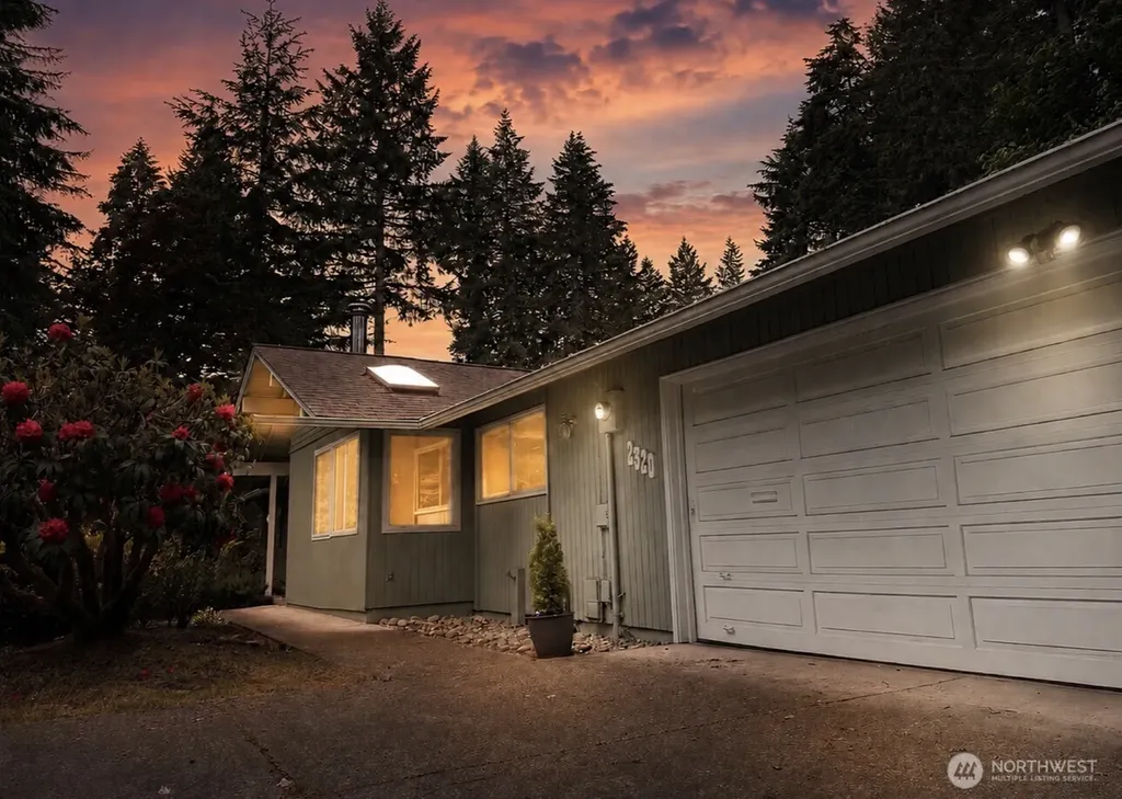 2320 Lakemoor Drive SW Olympia WA 98512