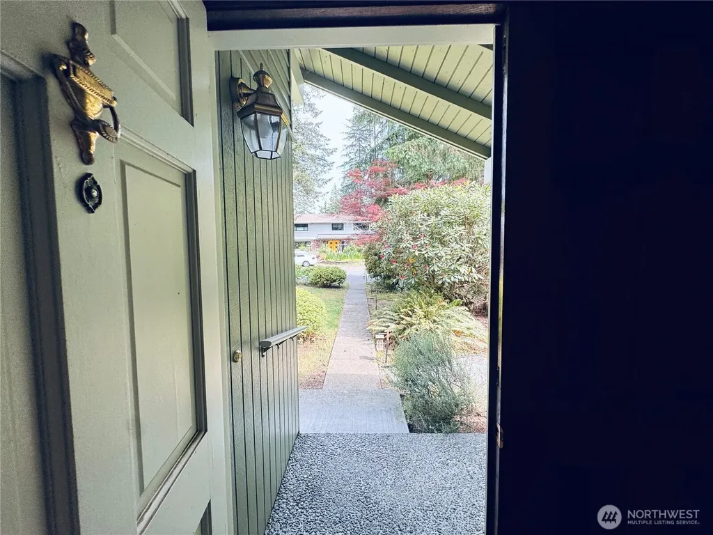 2320 Lakemoor Drive SW Olympia WA 98512