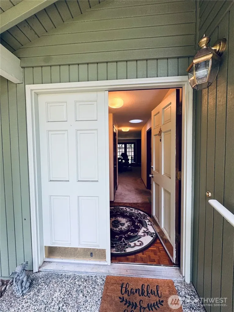 2320 Lakemoor Drive SW Olympia WA 98512