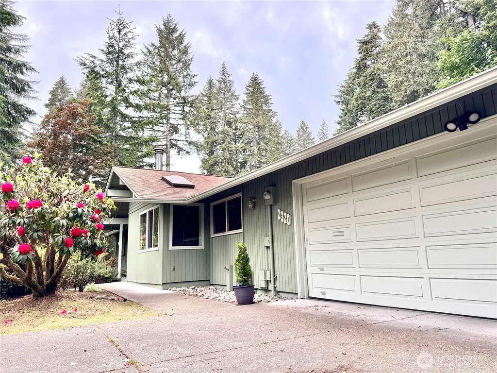 2320 Lakemoor Drive SW Olympia WA 98512