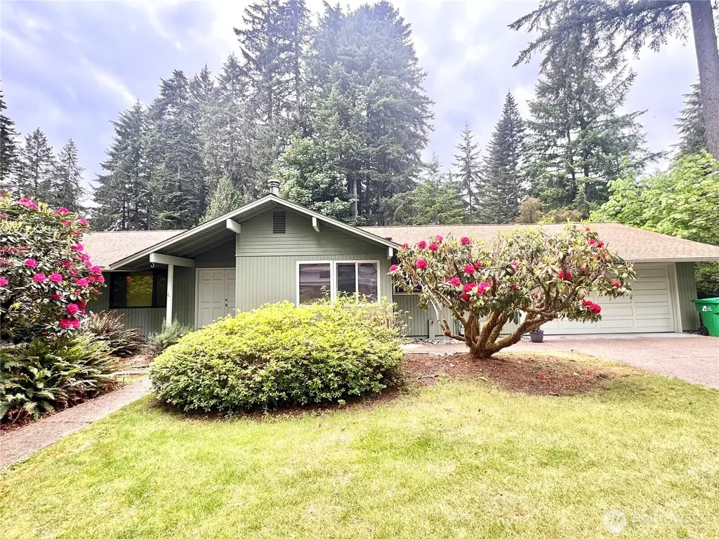 2320 Lakemoor Drive SW Olympia WA 98512