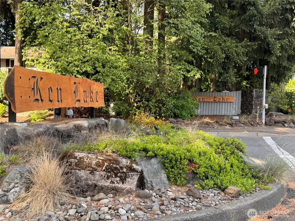 2320 Lakemoor Drive SW Olympia WA 98512